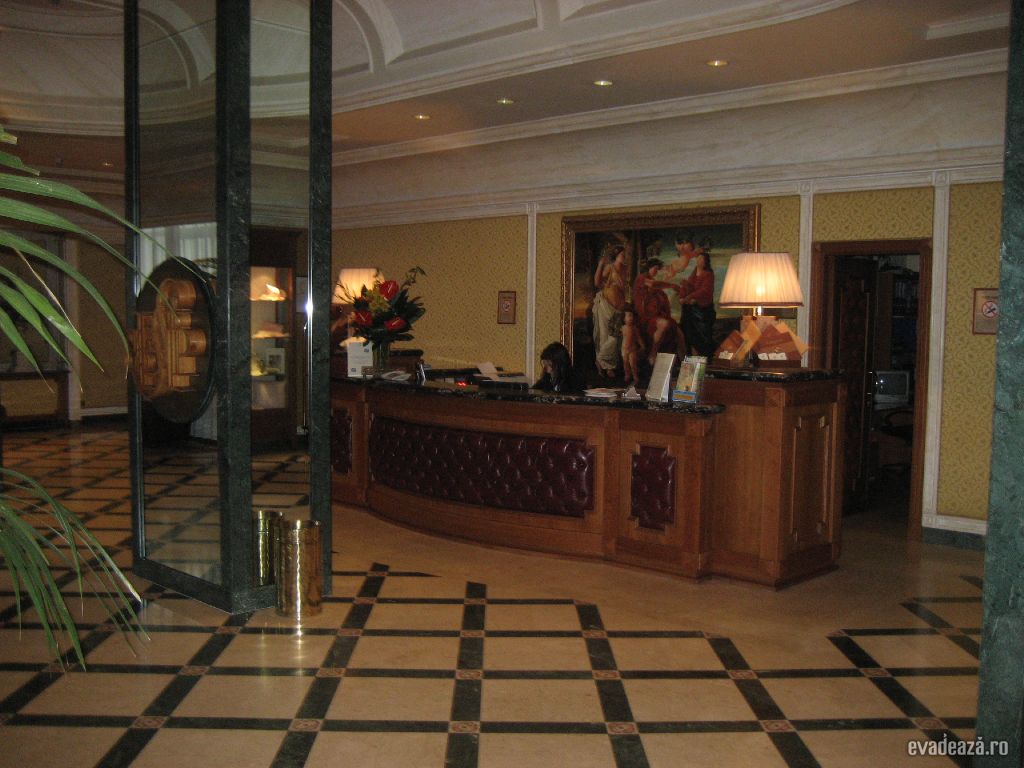 Receptia hotelului