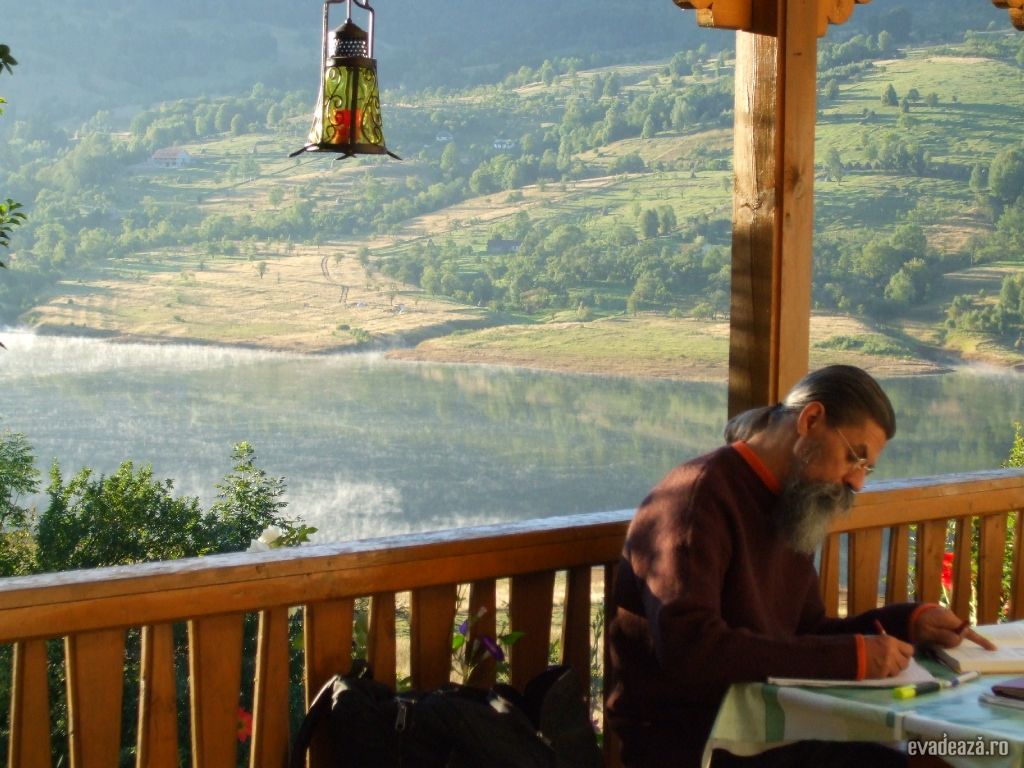 Un coltisor linistit | 5