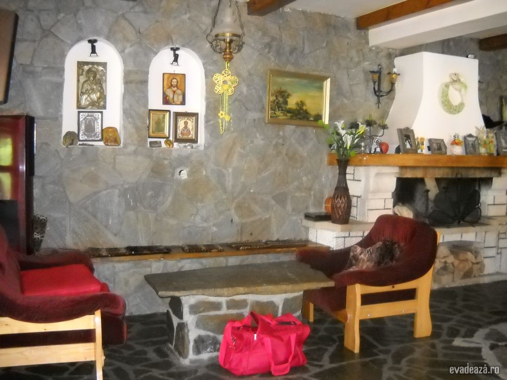 în livingul de la Sf Nicolae