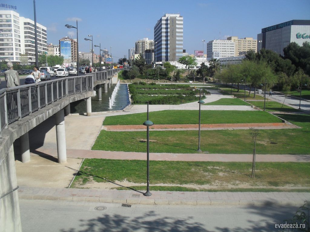 parc in albia unui rau secat