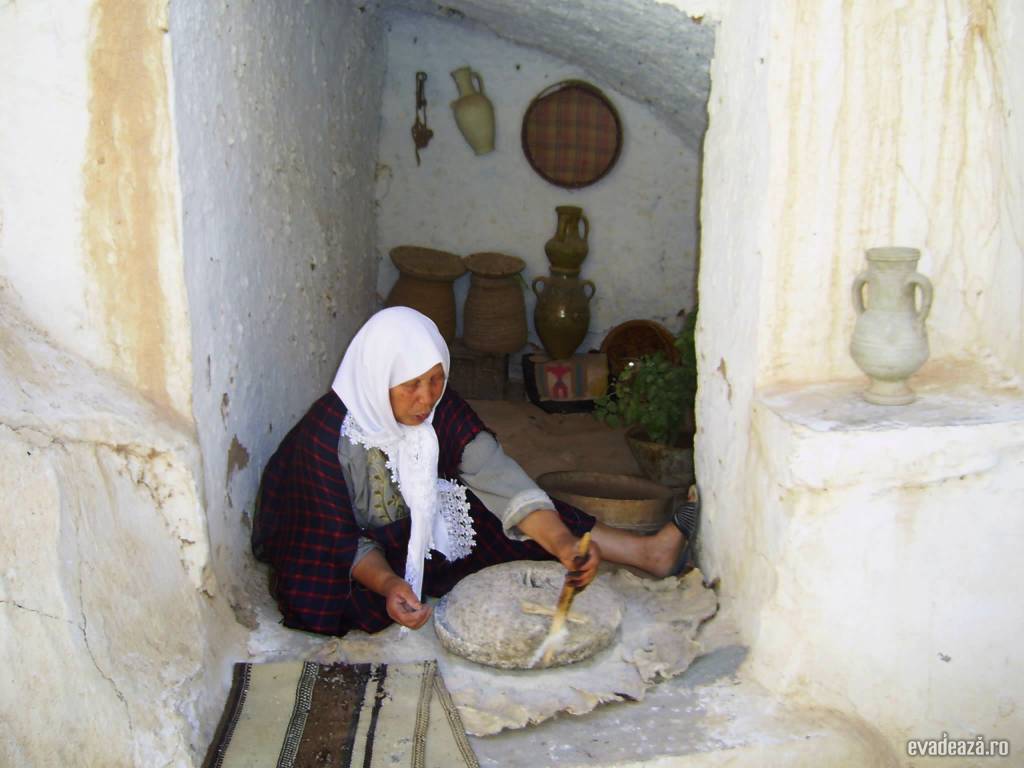 Tunisia - Case de troglodiţi | 2