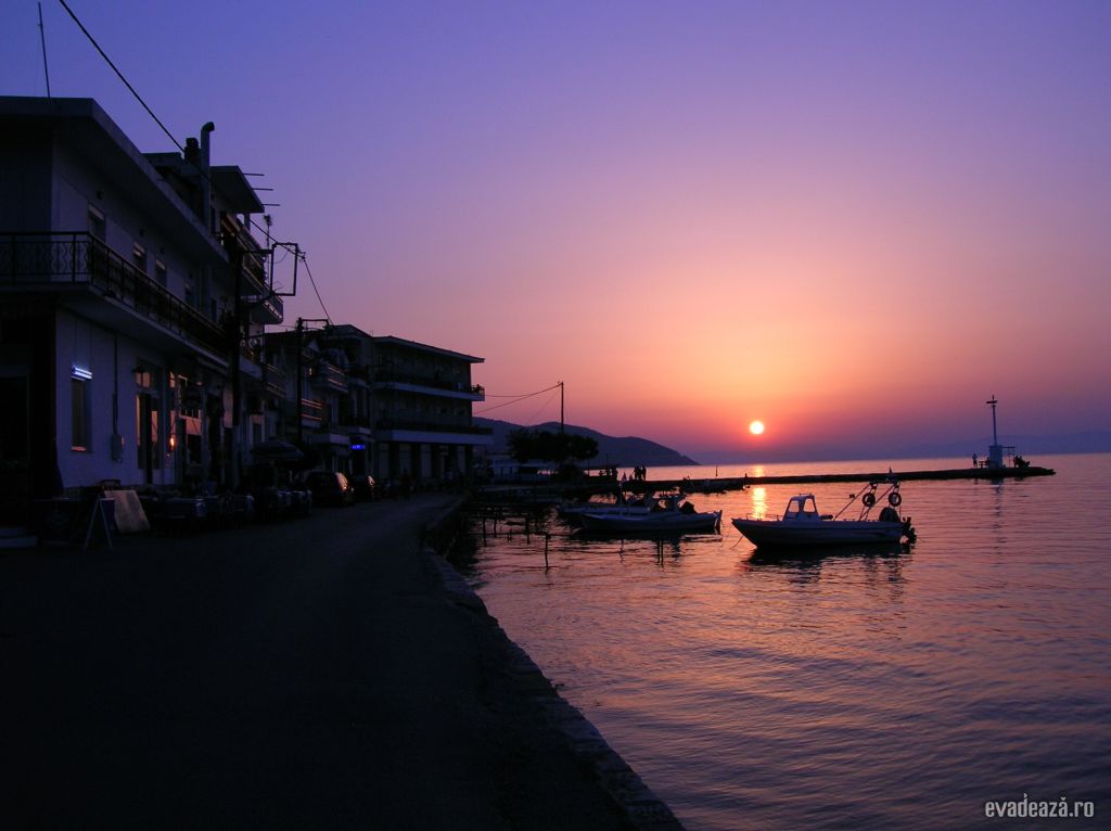 apus de soare in port