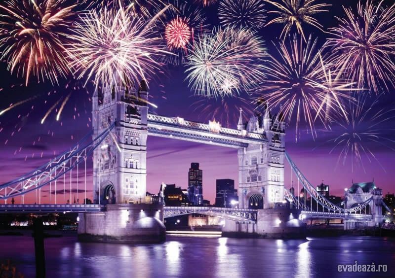 Tower Bridge pe timp de noapte