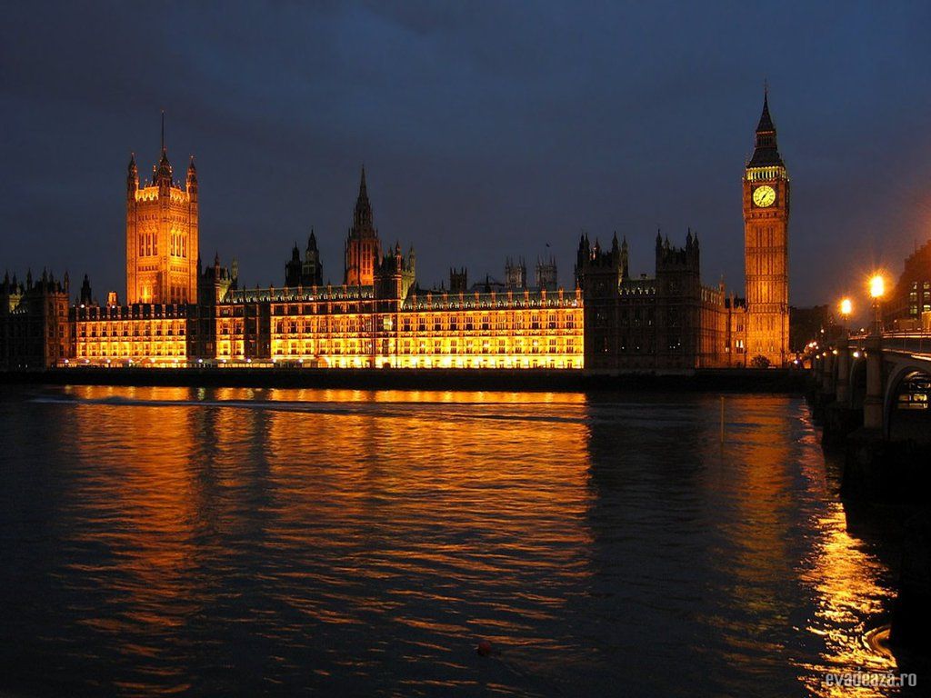 Palatul Westminster noaptea
