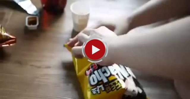 A Clever Way To Open A Bag Of Snacks