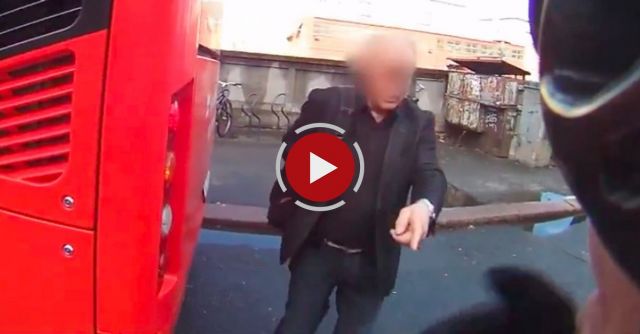 The Sharp-eyed Bus Passenger