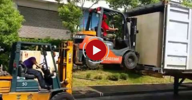 Moving Day Is Serious Business In Taiwan.