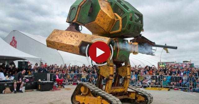 USA CHALLENGES JAPAN TO GIANT ROBOT DUEL!