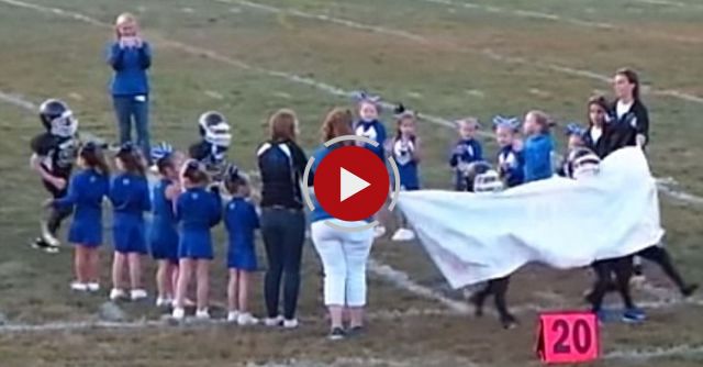 Pee Wee Football Team Tries To Break Through Banner!