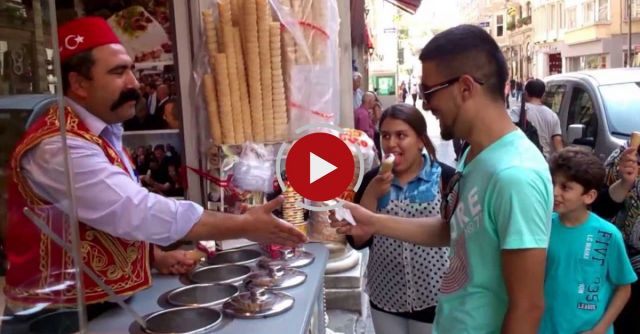 Ice Cream Man In Istanbul Attracts Crowds With Tricks