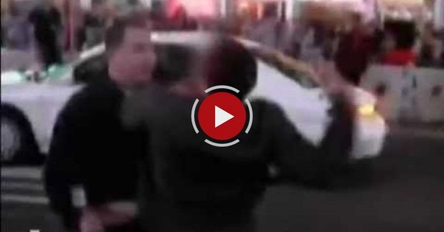 1 Guy Fights And Beats 3 Guys For Hitting His Wife In Time Square
