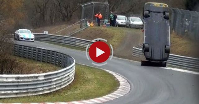 Crash Nissan GT-R Nismo VLN Nürburgring Nordschleife 2015 