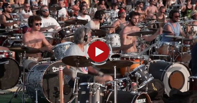 1000 Musicians Play Learn To Fly By Foo Fighters