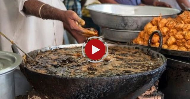 Hands In Boiling Oil: Indian Chef Fries Fish With Bare Hands