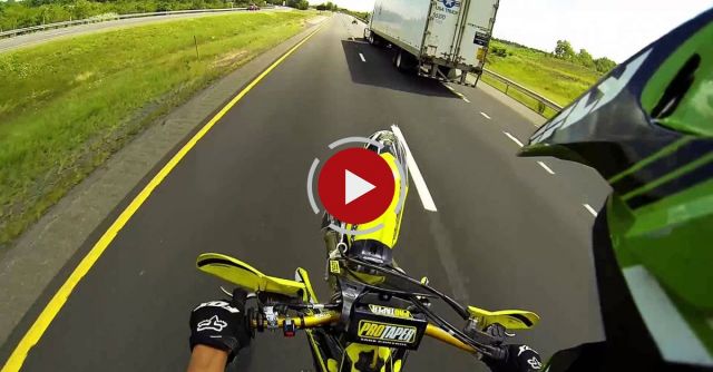 Biker Escapes Police While Doing Wheelies