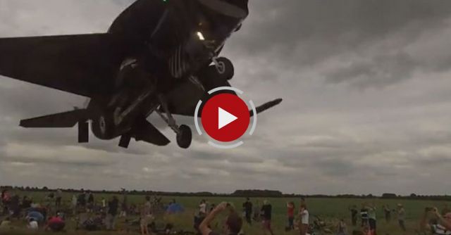 Turkish F16 EXTREMELY Low Landing