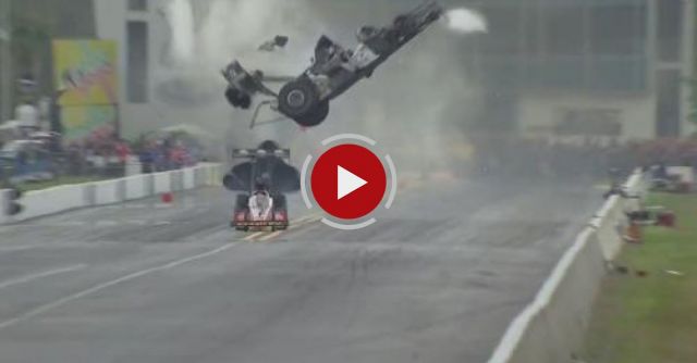 Spectacular Crash At 450 Km/h
