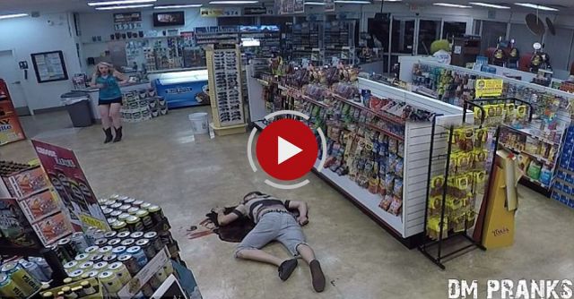 Killer Clown Scare Prank 