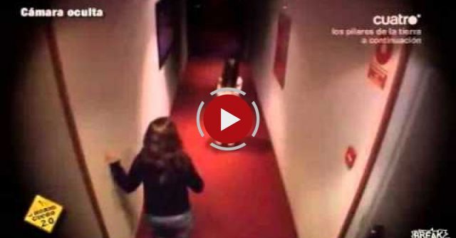 Creepy Girl In Hotel Hallway Prank