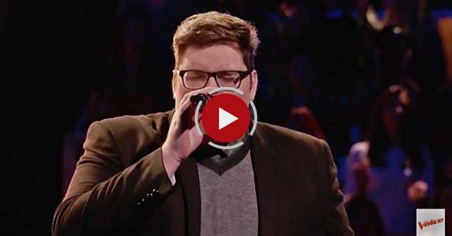 The Voice 2015 Knockout - Jordan Smith: Set Fire To The Rain