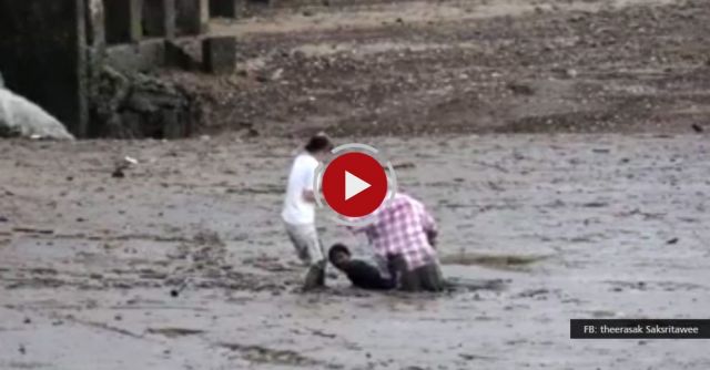 Hero Saves Tourists  Stuck In Mud