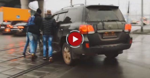 Stop A Douchebag - Game Of Trains