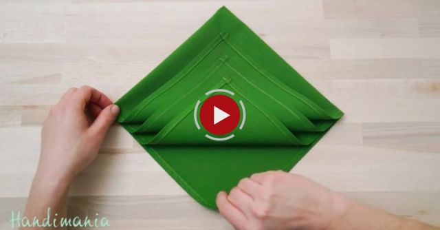 Christmas Tree Napkin Folding