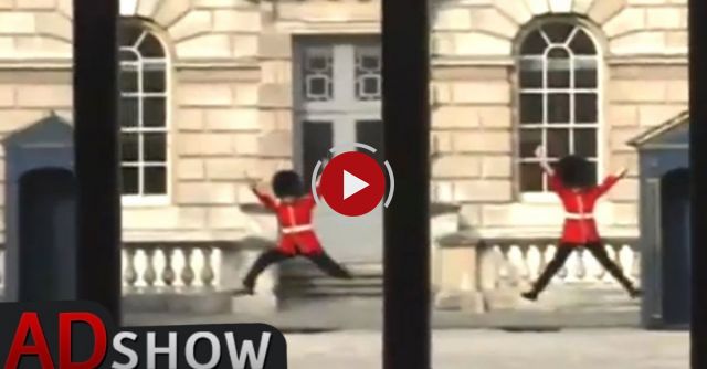 Queen's Guards Go Mad At Buckingham Palace