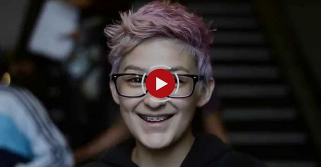 People React To Being Called Beautiful