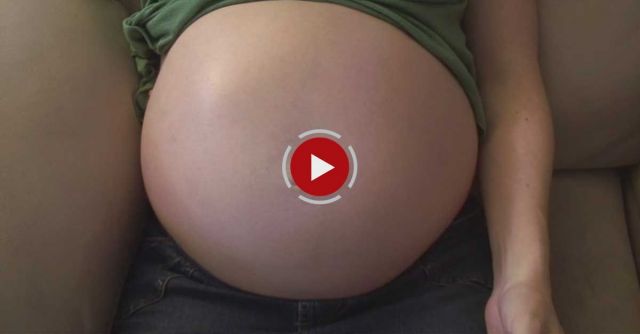Toren In Utero  - Baby Moving Inside Mother's Belly