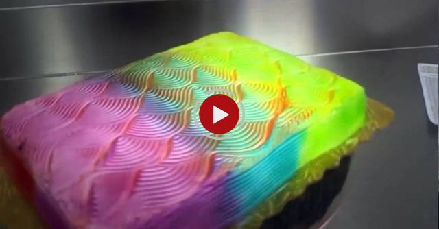 Color Changing Cake Icing Technique