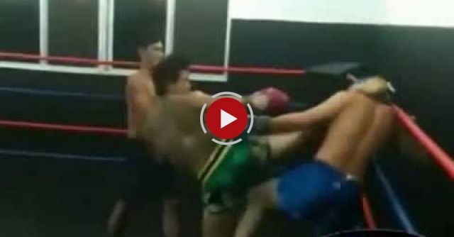 Muay Thai Vs Street Fighter