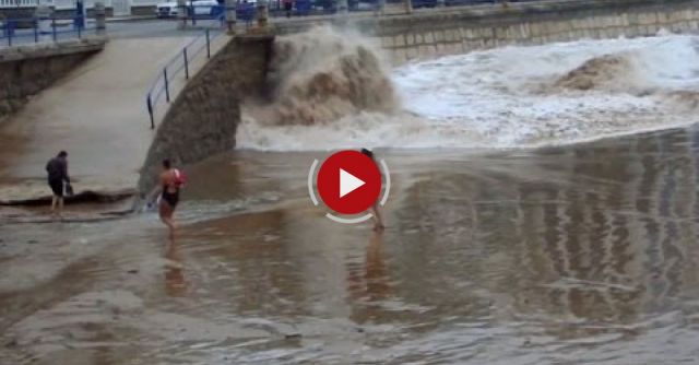  She's Not Afraid Of Nature 