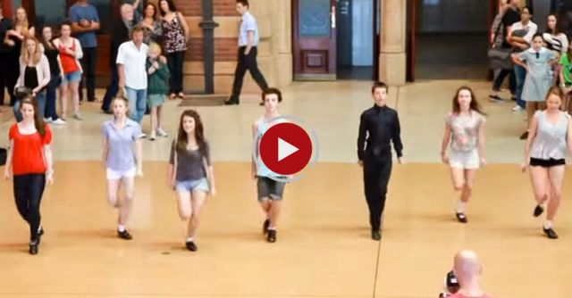 St Patrick's Day Flashmob In Sydney By Tourism Ireland