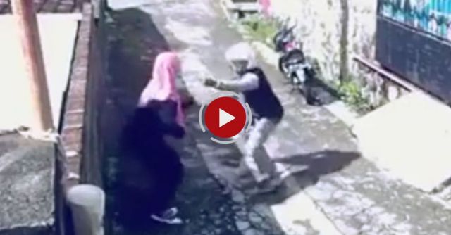 Woman Sees An Opportunity After Her Purse Is Stolen