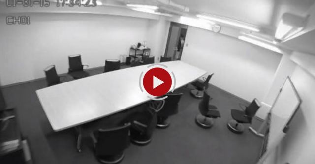 Intelligent Office Chairs That ‘Park’ Themselves Back To Table