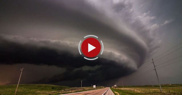 Stunning Footage Of Scary Storms