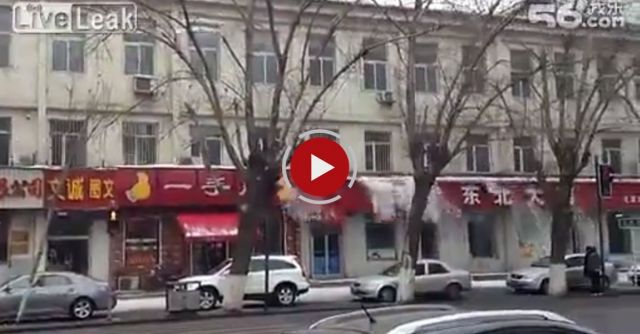 Rooftop Snow Falls In Spectacular Fashion