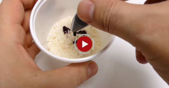 Easter Egg Decorating - Coloring With Dye Rice - Shake It