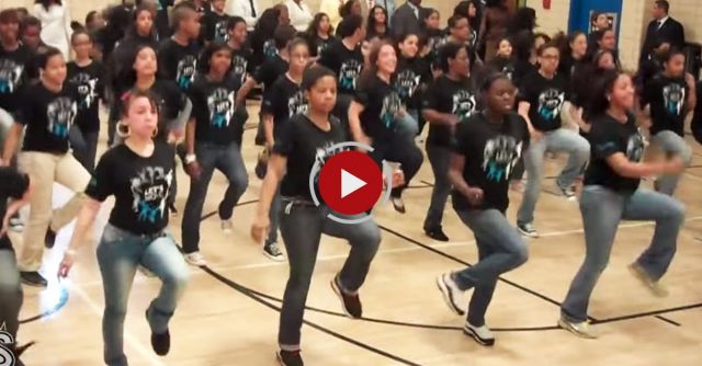 Beyonce Surprises Students - Let's Move! Flash Workout For New York City
