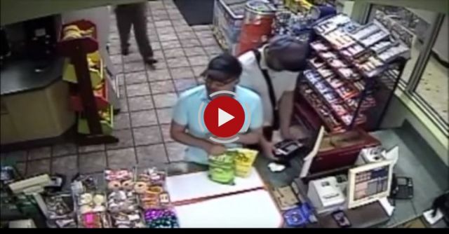 Men Place Card Skimmer On ATM Store Machine!