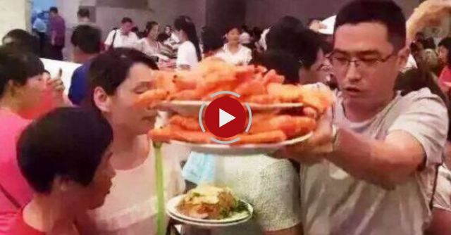 Chinese Tourists Abroad - Bad Behaviour