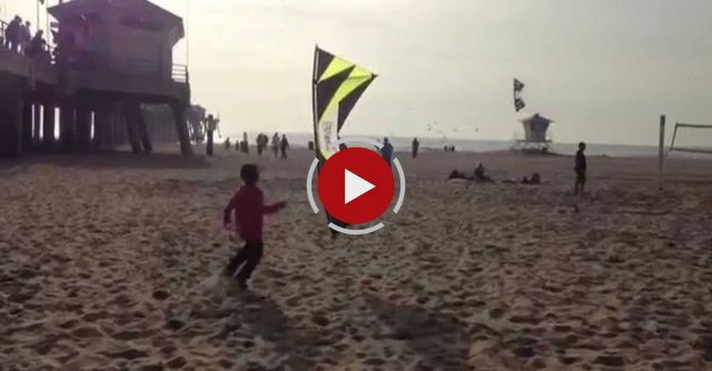 Craziest And Funniest Stunt Kite Ever At Huntington Beach, California