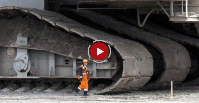 Big, Bigger, BIGGEST! 3 MASSIVE MACHINES That Move! (World’s Biggest / Largest Ever Built!)