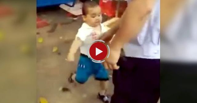 Toddler Picked Up Steel Pipe To Defend His Grandma From ‪China‬'s Urban Management Force