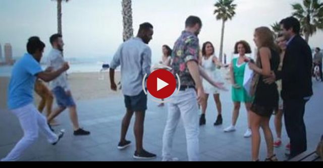 Barcelona Flash Mob Marriage Proposal - Lifestyle Barcelona