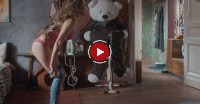  This Is How Every Girl Is Getting Ready For Her Dream Date