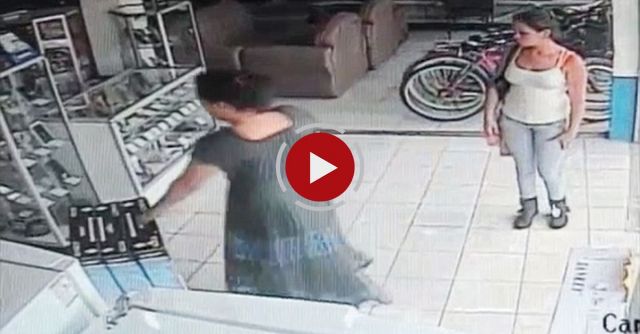 Woman Steals A Flat Screen Tv In 13 Seconds