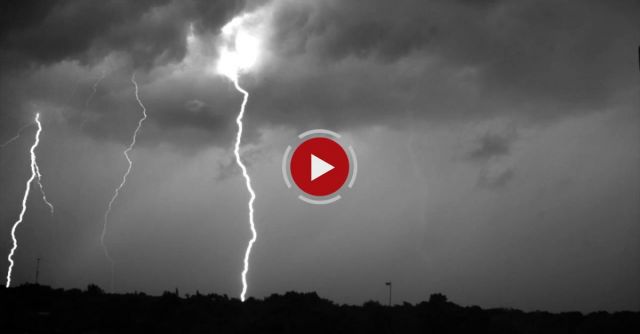 Lightning Storm Recorded At 7000 Frames Per Second