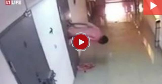 'Snake Man' Slithers To Freedom Inside Russian Prison Cell 